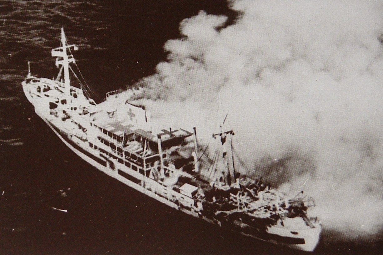 Nave fiamme